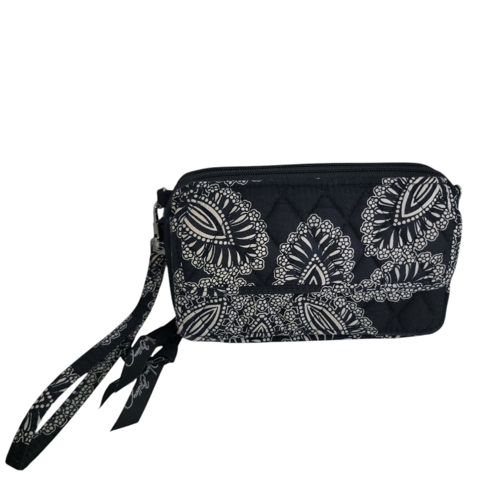 Vera Bradley TRAVEL WALLET in BLANCO BOUQUET Pattern